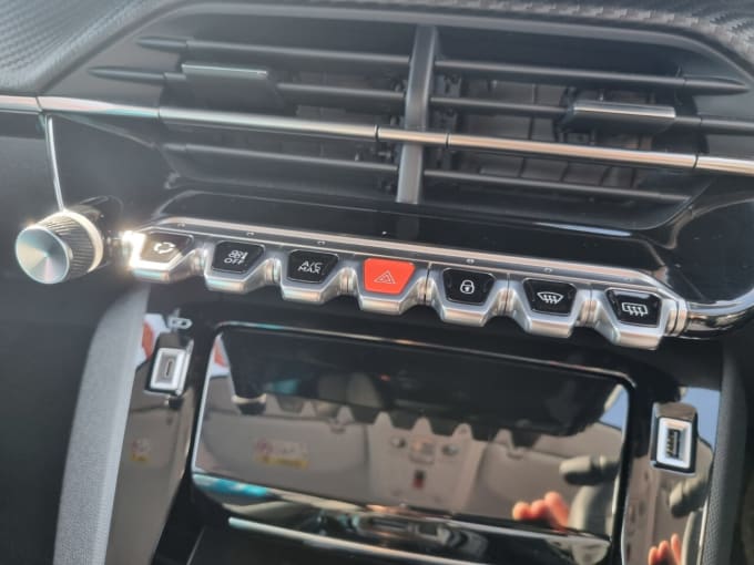 2025 Peugeot 208