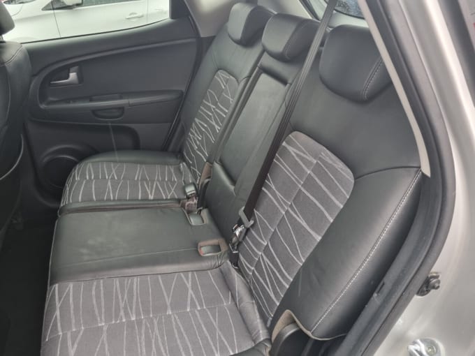 2025 Kia Venga