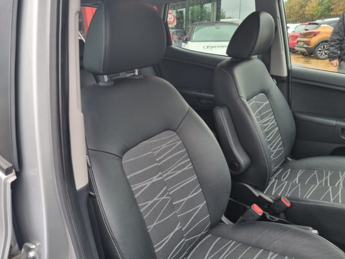 2025 Kia Venga