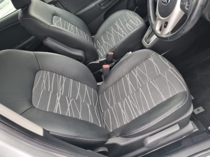 2025 Kia Venga