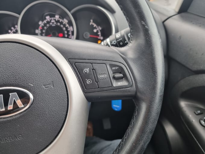 2025 Kia Venga