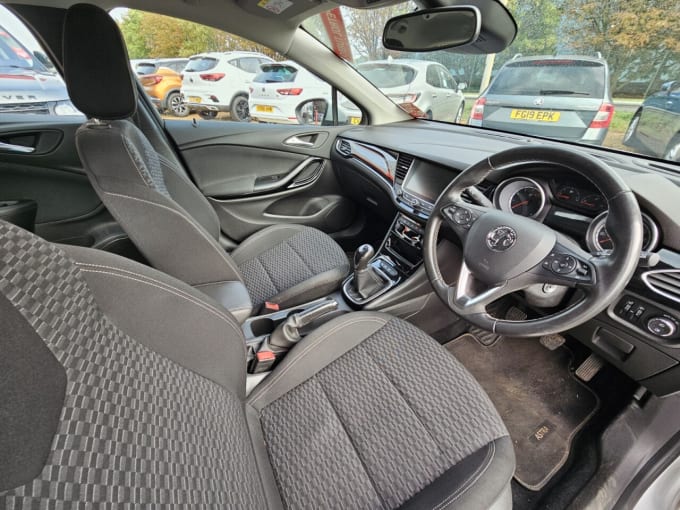 2025 Vauxhall Astra
