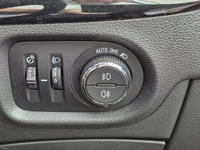 2025 Vauxhall Astra