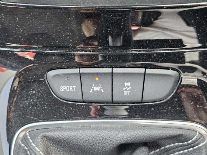 2025 Vauxhall Astra