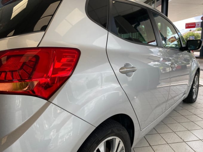 2025 Kia Venga