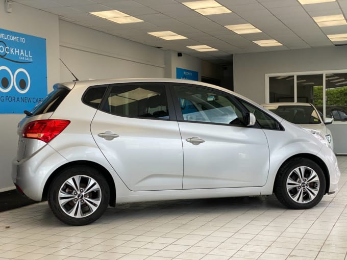 2025 Kia Venga
