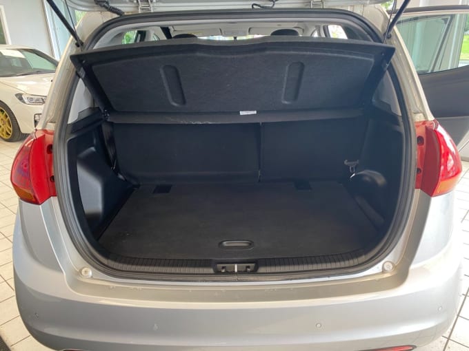 2025 Kia Venga