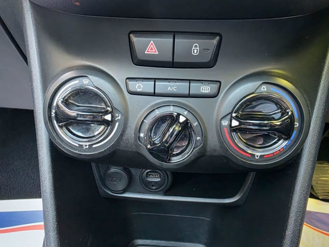2015 Peugeot 208