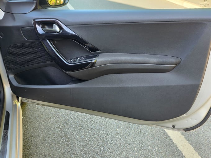 2015 Peugeot 208