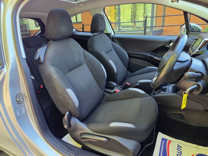2015 Peugeot 208