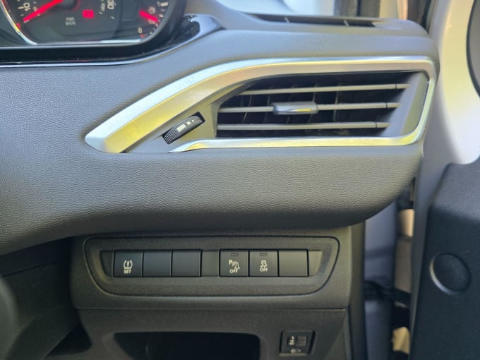 2015 Peugeot 208
