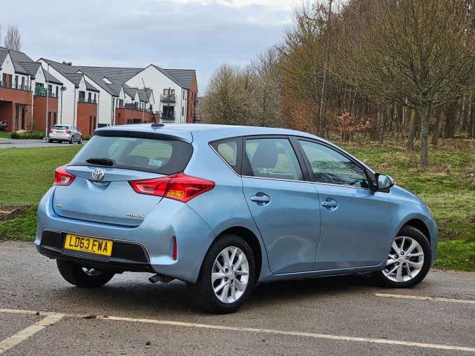 2014 Toyota Auris