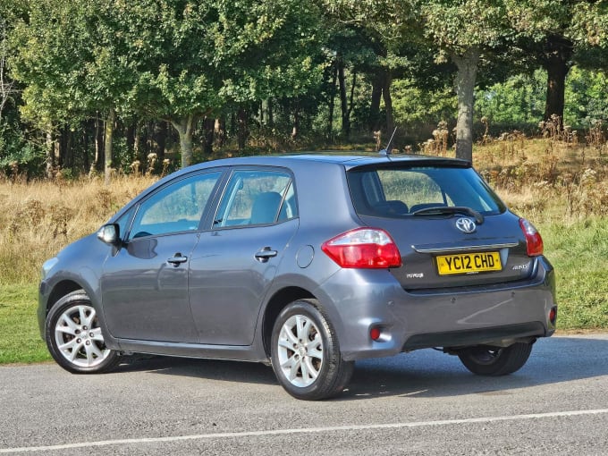 2012 Toyota Auris