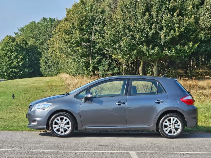 2012 Toyota Auris