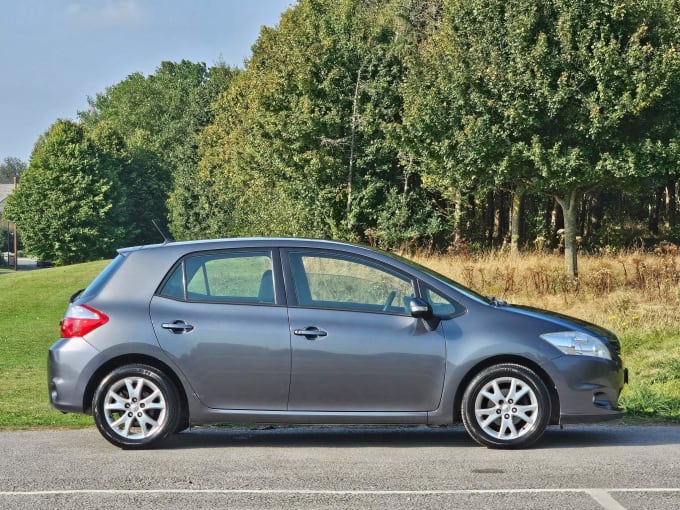 2012 Toyota Auris