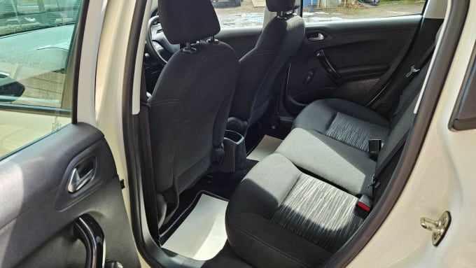 2013 Peugeot 208