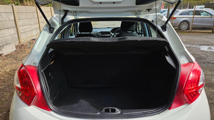 2013 Peugeot 208