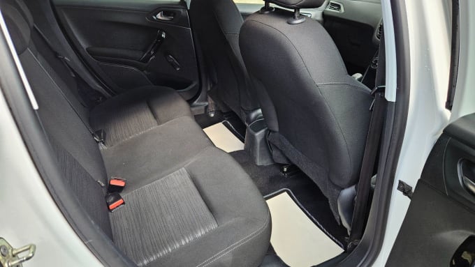 2013 Peugeot 208