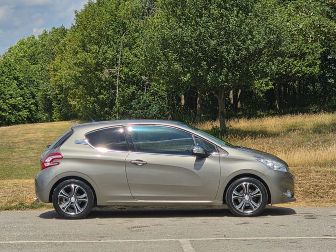 2012 Peugeot 208