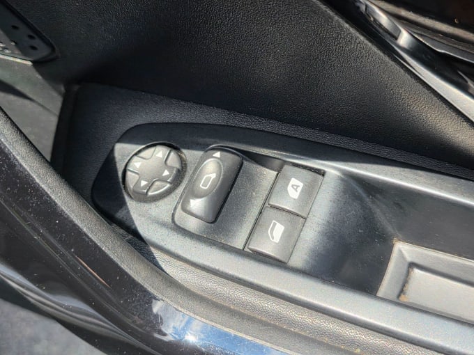 2012 Peugeot 208