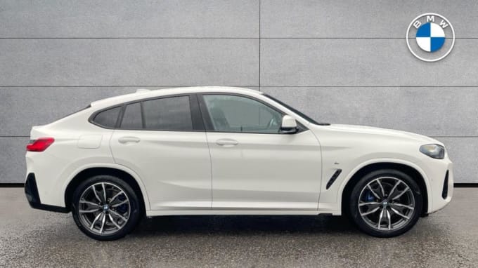 2022 BMW X4