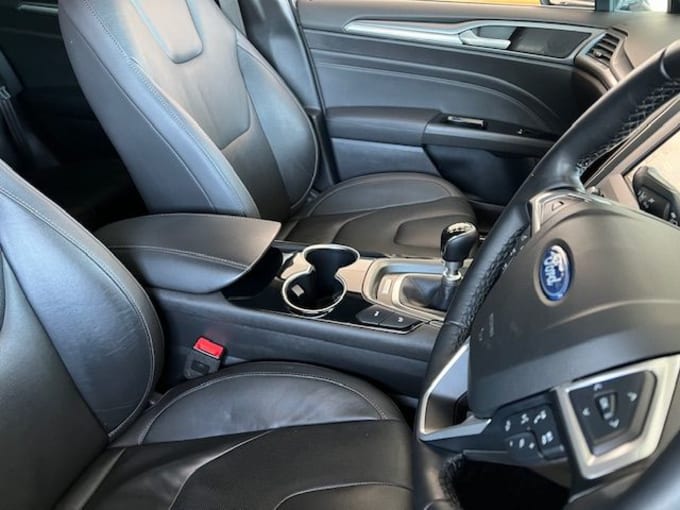2025 Ford Mondeo
