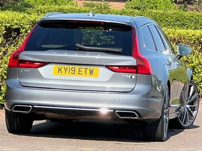 2025 Volvo V90