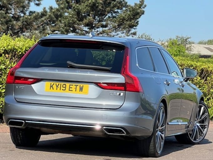 2025 Volvo V90