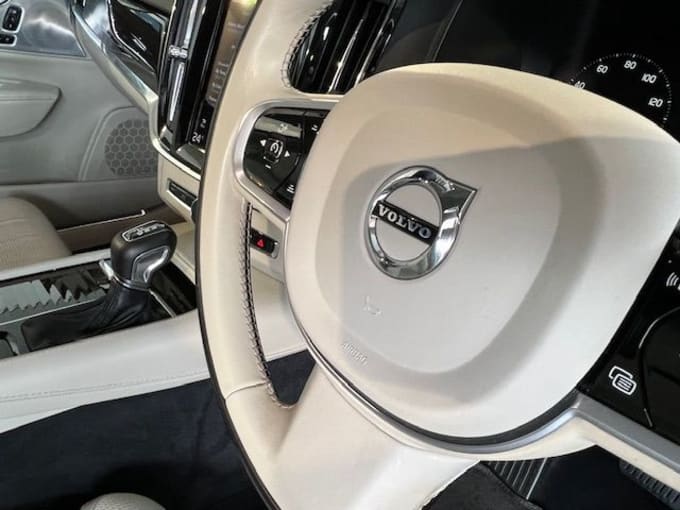 2025 Volvo V90