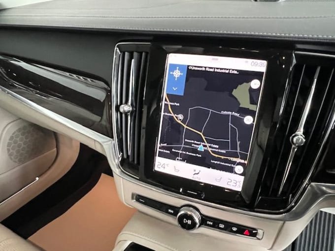 2025 Volvo V90