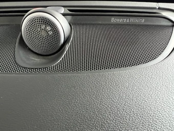 2025 Volvo V90