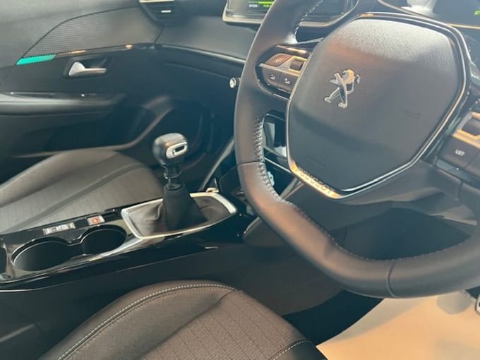 2025 Peugeot 208