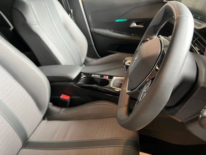 2025 Peugeot 208