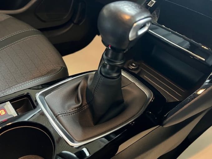 2025 Peugeot 208