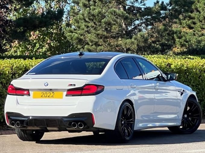 2022 BMW M5