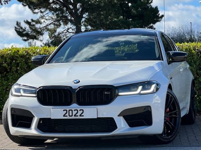 2022 BMW M5