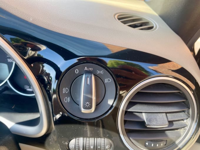 2025 Volkswagen Beetle