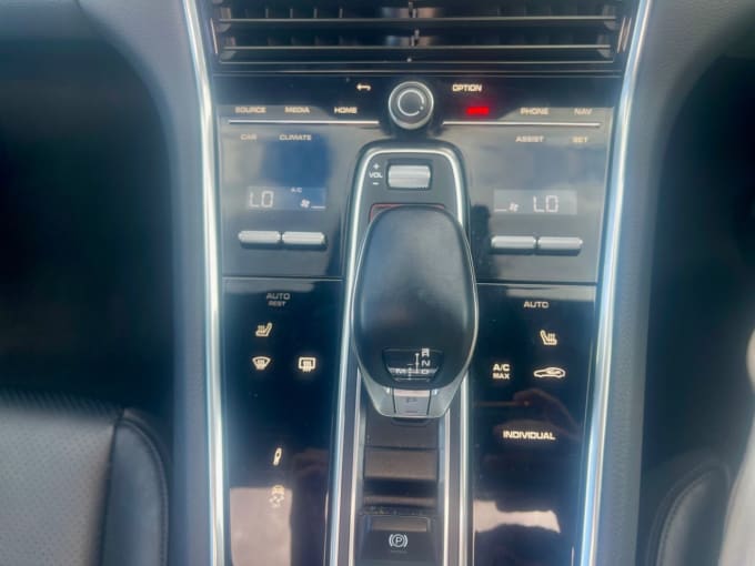 2025 Porsche Panamera