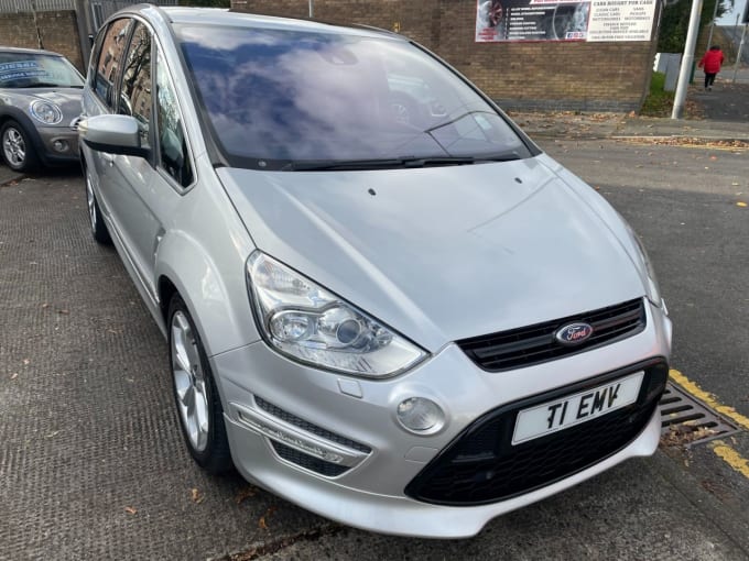 2025 Ford S-max