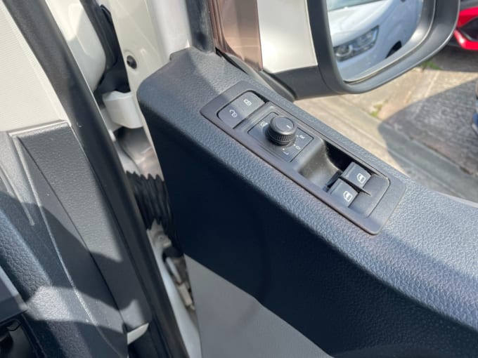 2025 Volkswagen Transporter