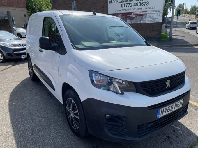 2025 Peugeot Partner