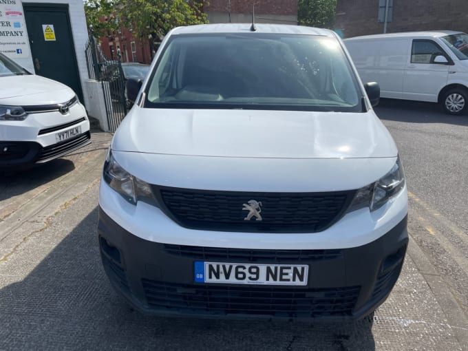 2025 Peugeot Partner