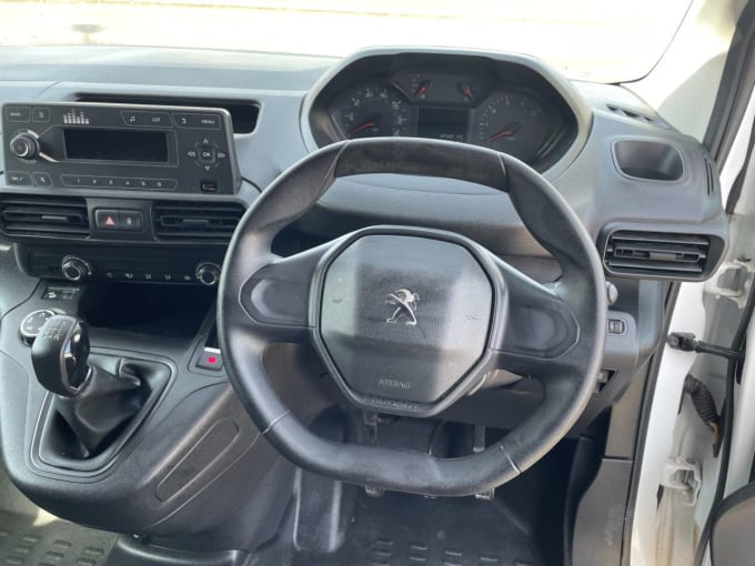 2025 Peugeot Partner