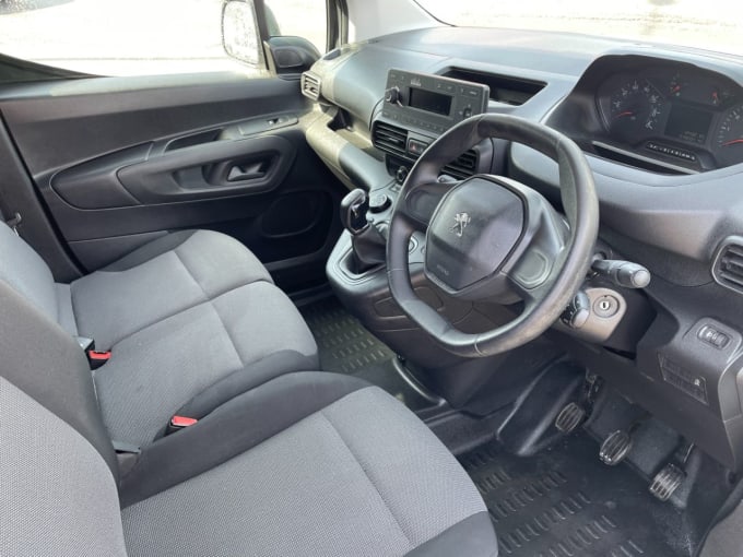 2025 Peugeot Partner