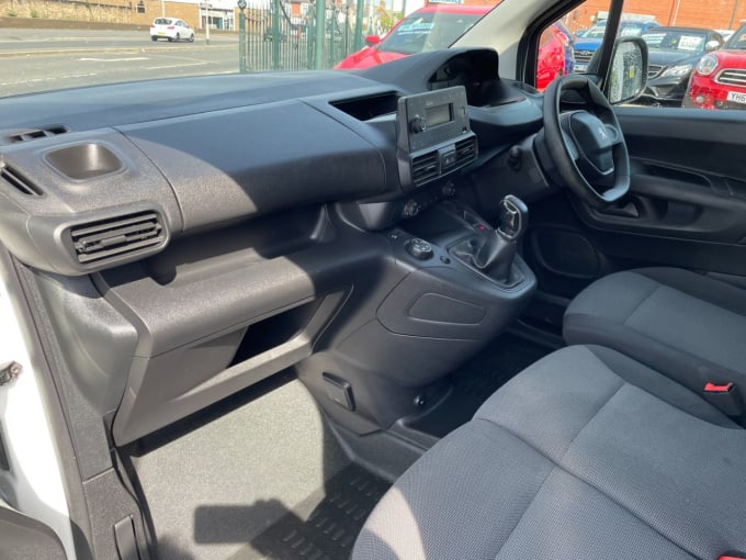 2025 Peugeot Partner