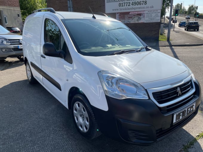2025 Peugeot Partner