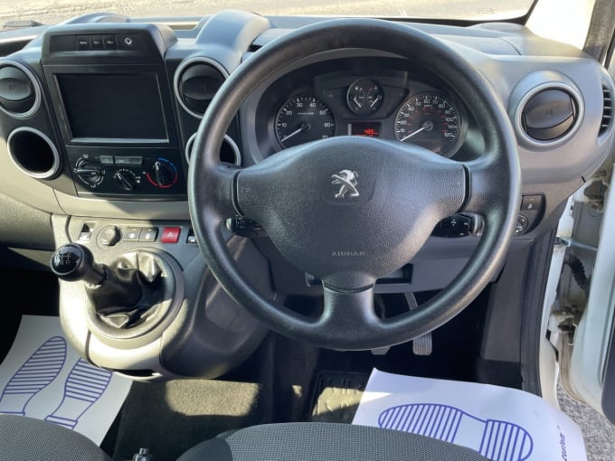 2025 Peugeot Partner
