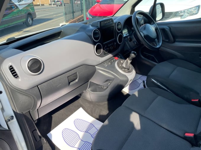 2025 Peugeot Partner