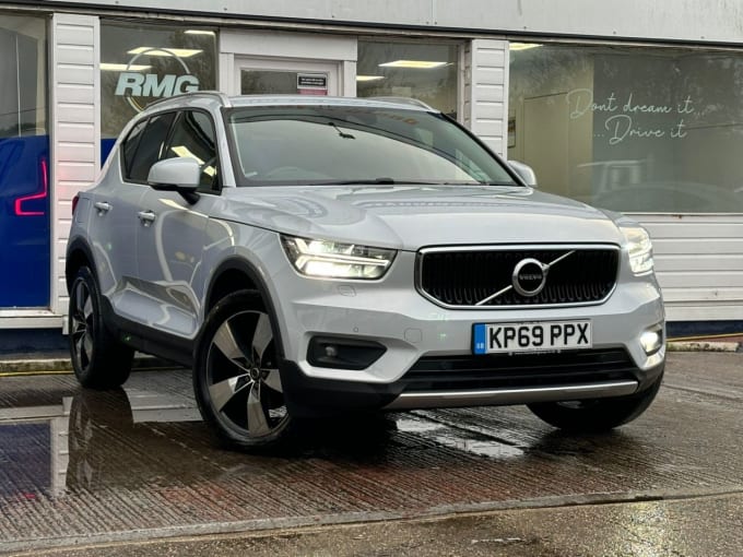 2025 Volvo Xc40