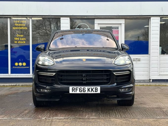 2025 Porsche Cayenne